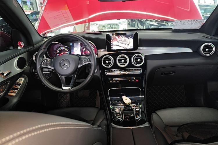 Used Mercedes-Benz GLC 2019 GLC 200 4MATIC Center Console