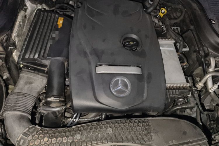 Used Mercedes-Benz GLC 2019 GLC 260 L 4MATIC Dynamic Model Engine Bay