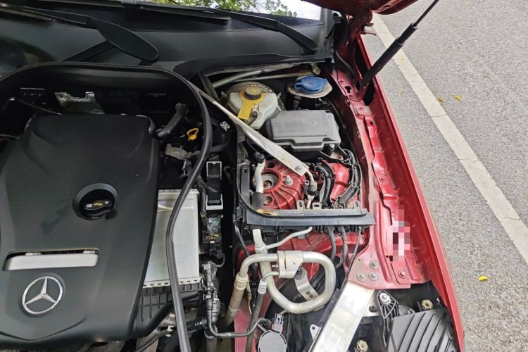 Used Mercedes-Benz GLC 2019 GLC 260 L 4MATIC Dynamic Model Engine Bay Left