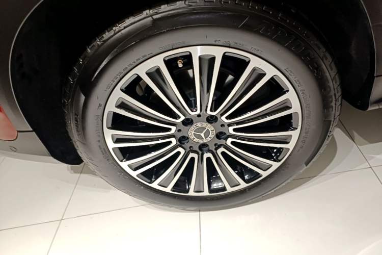 Used Mercedes-Benz GLC 2019 GLC 200 L 4MATIC Exterior 5
