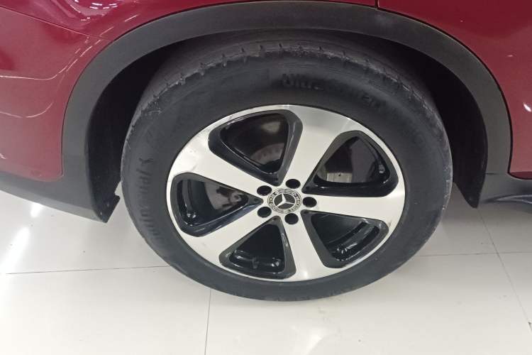 Used Mercedes-Benz GLC 2019 Facelift GLC 260 L 4MATIC Luxury Model Exterior 8