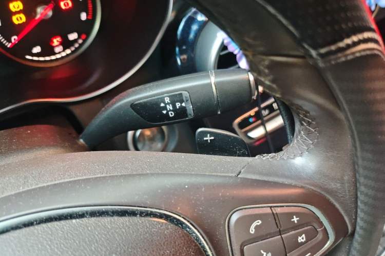 Used Mercedes-Benz GLC 2019 GLC 260 L 4MATIC Dynamic Model Gear Lever