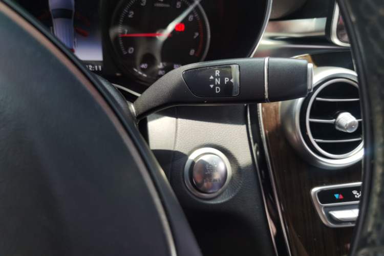 Used Mercedes-Benz GLC 2019 GLC 260 L 4MATIC Dynamic Model Gear Lever
