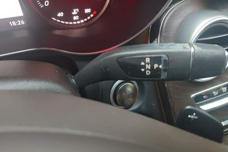 Used Mercedes-Benz GLC 2019 GLC 300 L 4MATIC Dynamic Model Gear Lever