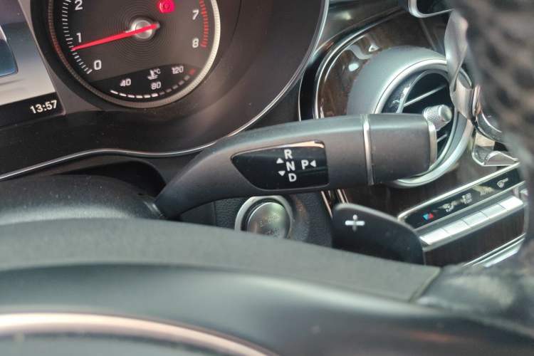Used Mercedes-Benz GLC 2019 GLC 260 L 4MATIC Luxury Model Gear Lever