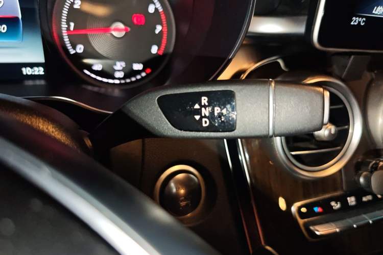 Used Mercedes-Benz GLC 2019 GLC 260 L 4MATIC Luxury Model Gear Lever