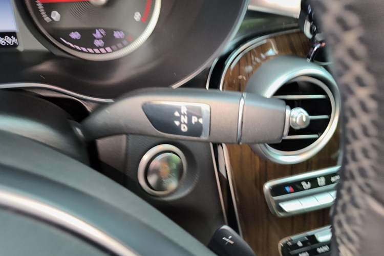 Used Mercedes-Benz GLC 2019 Facelift GLC 260 L 4MATIC Luxury Model Gear Lever