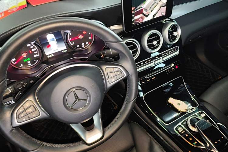 Used Mercedes-Benz GLC 2019 GLC 200 4MATIC Gear Lever