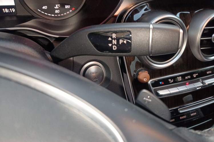 Used Mercedes-Benz GLC 2019 Facelift GLC 260 L 4MATIC Luxury Model Gear Lever