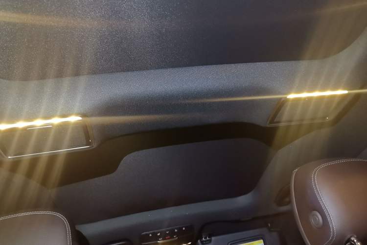 Used Mercedes-Benz GLC 2019 GLC 260 L 4MATIC Dynamic Model Headliner