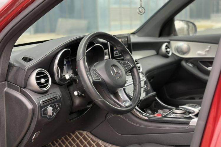 Used Mercedes-Benz GLC 2019 GLC 200 4MATIC Interior 10
