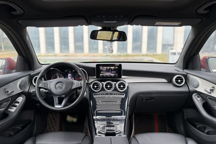 Used Mercedes-Benz GLC 2019 GLC 200 4MATIC Interior 11