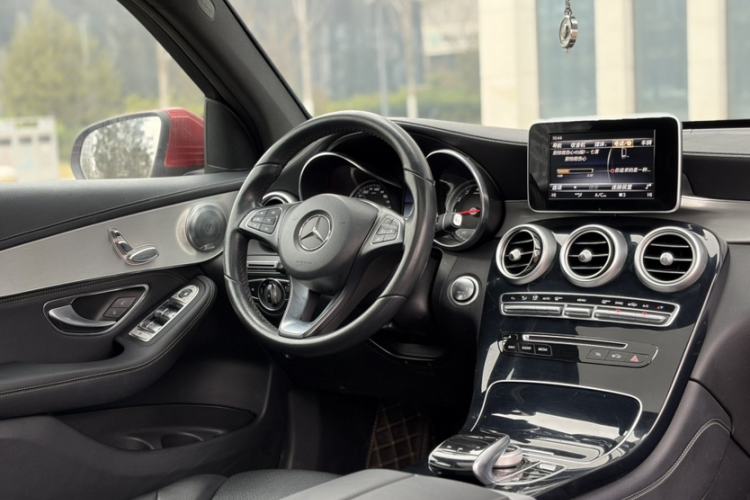 Used Mercedes-Benz GLC 2019 GLC 200 4MATIC Interior 13
