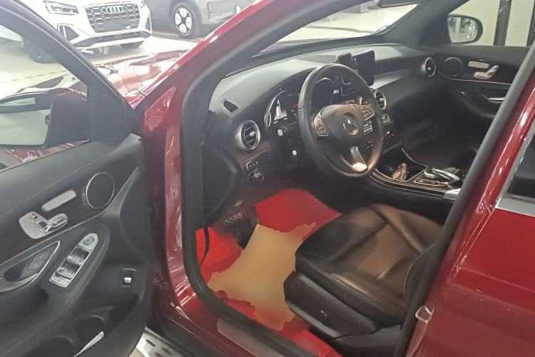 Used Mercedes-Benz GLC 2019 Facelift GLC 260 L 4MATIC Luxury Model Interior 3