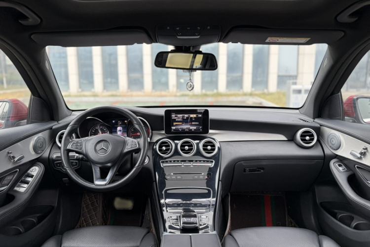 Used Mercedes-Benz GLC 2019 GLC 200 4MATIC Interior 4