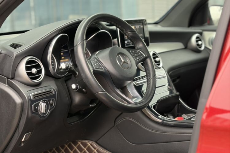 Used Mercedes-Benz GLC 2019 GLC 200 4MATIC Interior 6