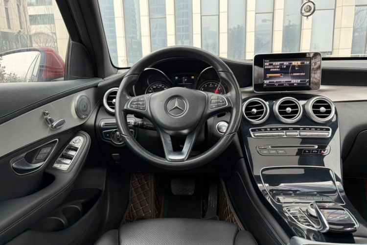 Used Mercedes-Benz GLC 2019 GLC 200 4MATIC Interior 7
