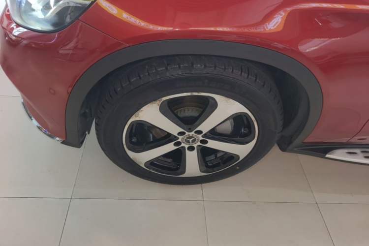 Used Mercedes-Benz GLC 2019 Facelift GLC 260 L 4MATIC Luxury Model Left Front Wheel Hub