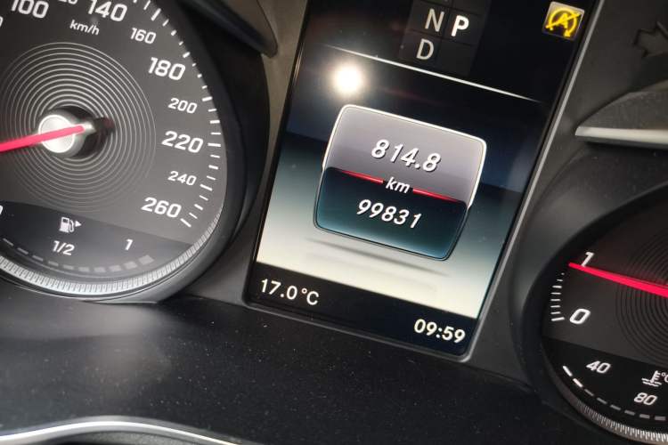 Used Mercedes-Benz GLC 2019 GLC 260 L 4MATIC Luxury Model Odometer Close Up