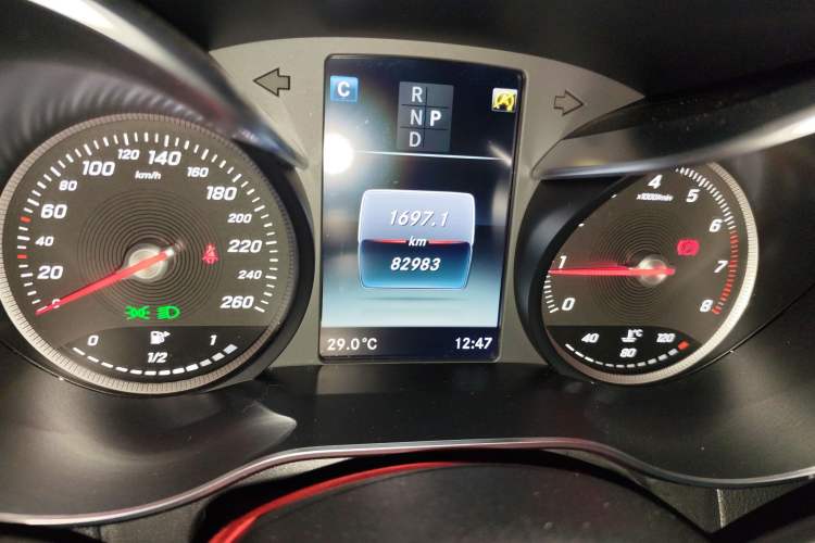 Used Mercedes-Benz GLC 2019 GLC 260 L 4MATIC Luxury Model Odometer Close Up