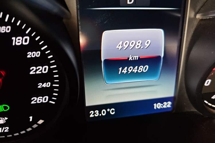 Used Mercedes-Benz GLC 2019 GLC 260 L 4MATIC Luxury Model Odometer Close Up