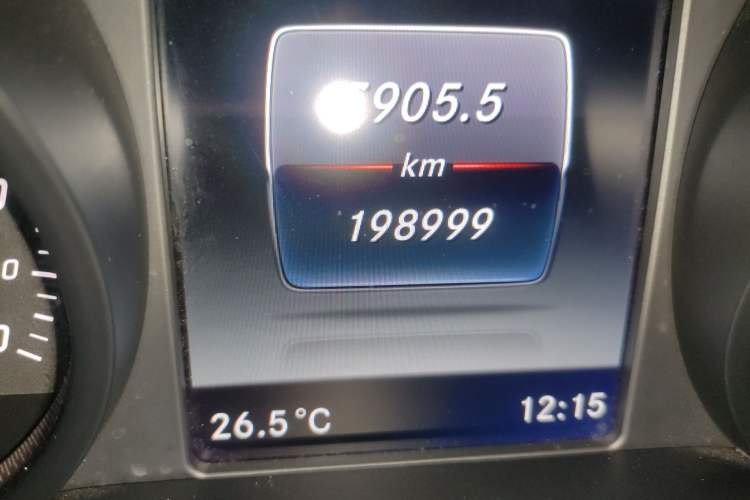 Used Mercedes-Benz GLC 2019 GLC 260 L 4MATIC Luxury Model Odometer Close Up