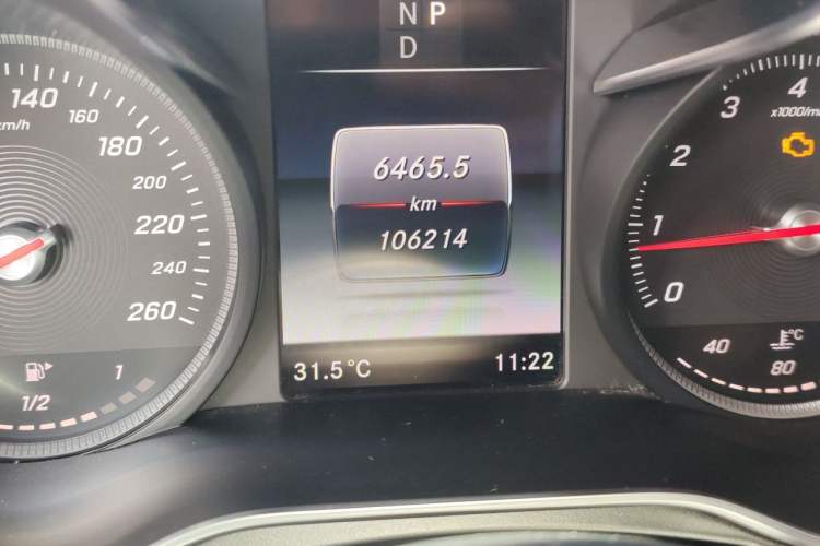 Used Mercedes-Benz GLC 2019 GLC 200 L 4MATIC Odometer Close Up