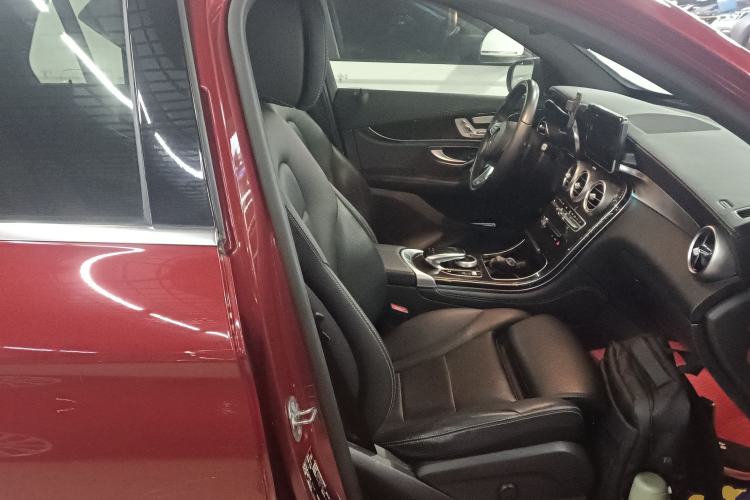 Used Mercedes-Benz GLC 2019 Facelift GLC 260 L 4MATIC Luxury Model Right Front Seat