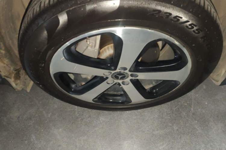 Used Mercedes-Benz GLC 2019 Facelift GLC 260 L 4MATIC Luxury Model Right Front Wheel Hub