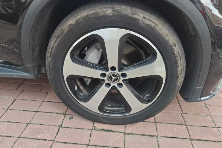 Used Mercedes-Benz GLC 2019 GLC 260 L 4MATIC Luxury Model Right Front Wheel Hub