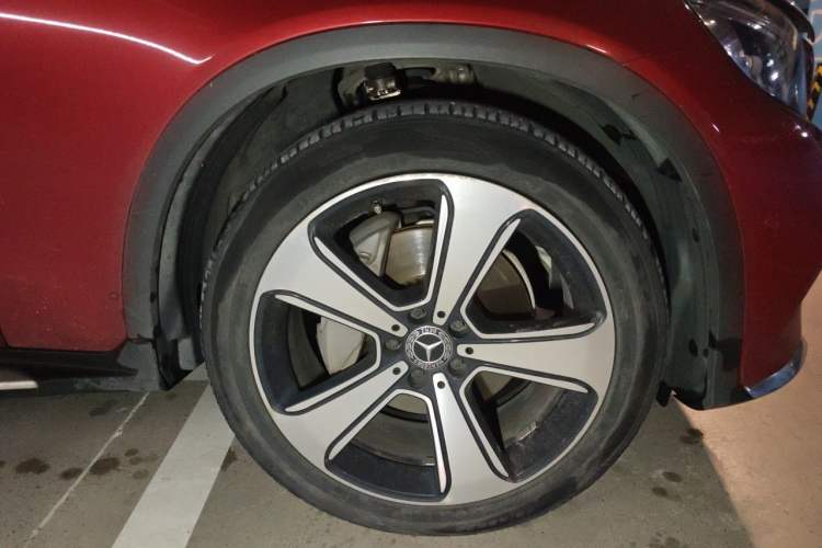 Used Mercedes-Benz GLC 2019 GLC 300 L 4MATIC Dynamic Model Right Front Wheel Hub