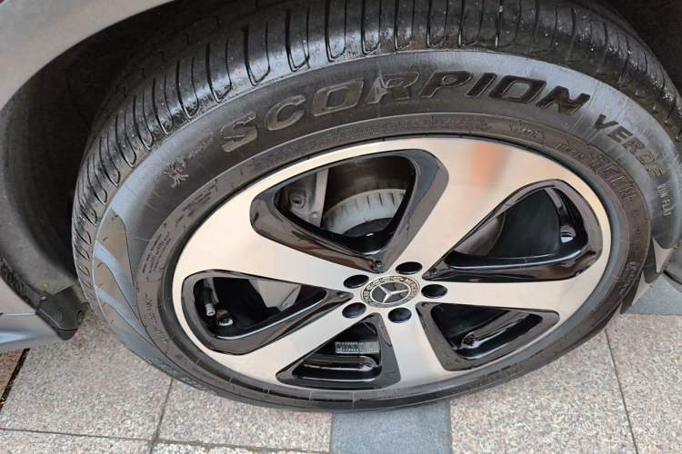 Used Mercedes-Benz GLC 2019 Facelift GLC 260 L 4MATIC Luxury Model Right Front Wheel Hub