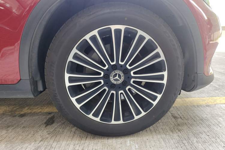 Used Mercedes-Benz GLC 2019 GLC 200 L 4MATIC Right Front Wheel Hub