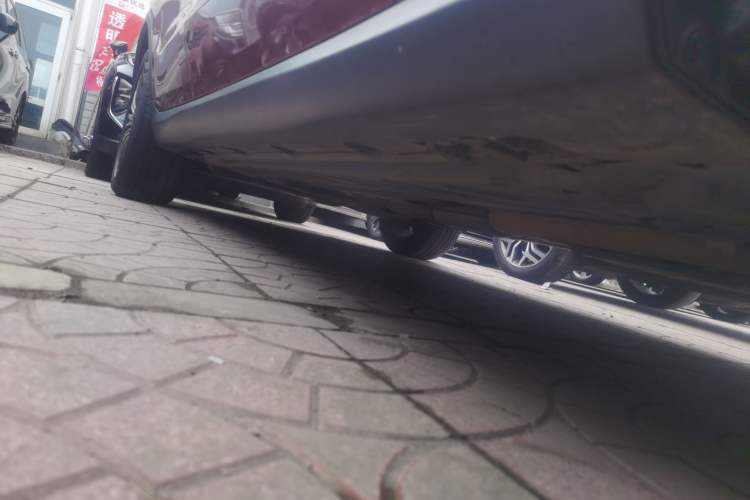 Used Mercedes-Benz GLC 2019 GLC 200 L 4MATIC Right Side Sill