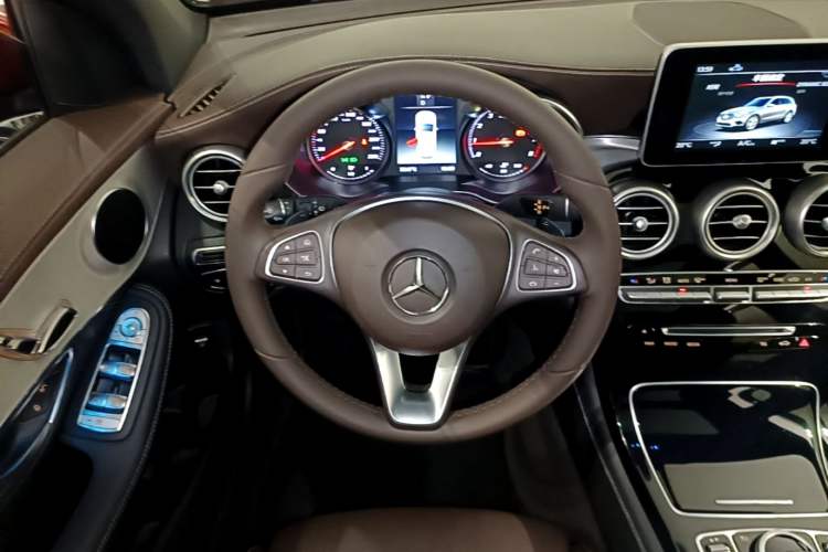 Used Mercedes-Benz GLC 2019 GLC 200 L 4MATIC Steering Wheel