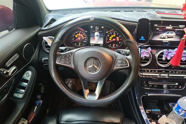 Used Mercedes-Benz GLC 2019 GLC 260 L 4MATIC Dynamic Model Steering Wheel