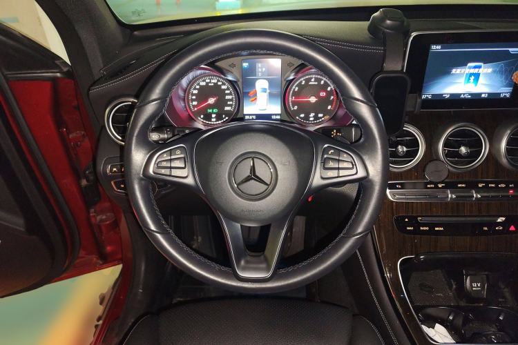 Used Mercedes-Benz GLC 2019 GLC 260 L 4MATIC Luxury Model Steering Wheel