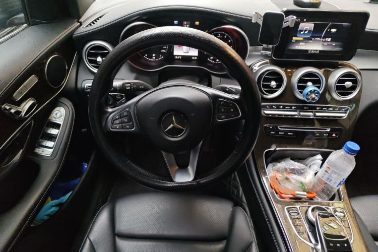 Used Mercedes-Benz GLC 2019 GLC 260 4MATIC Dynamic Edition Steering Wheel
