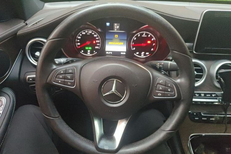 Used Mercedes-Benz GLC 2019 GLC 300 L 4MATIC Dynamic Model Steering Wheel