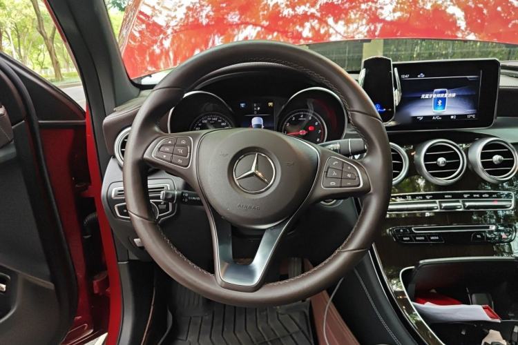 Used Mercedes-Benz GLC 2019 GLC 260 L 4MATIC Dynamic Model Steering Wheel