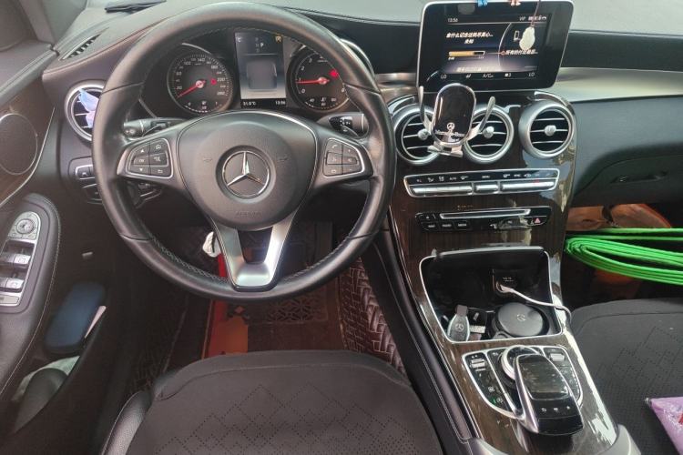 Used Mercedes-Benz GLC 2019 GLC 260 L 4MATIC Luxury Model Steering Wheel