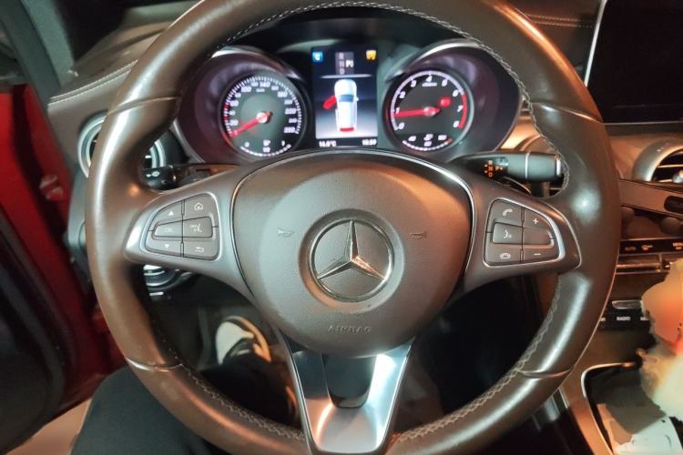 Used Mercedes-Benz GLC 2019 GLC 300 L 4MATIC Dynamic Model Steering Wheel