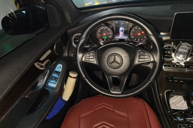 Used Mercedes-Benz GLC 2019 GLC 260 L 4MATIC Dynamic Model Steering Wheel
