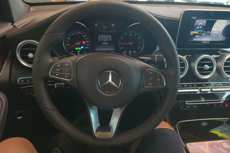 Used Mercedes-Benz GLC 2019 Facelift GLC 260 L 4MATIC Luxury Model Steering Wheel