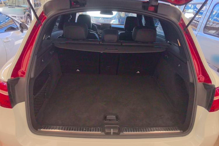 Used Mercedes-Benz GLC 2019 GLC 260 L 4MATIC Luxury Model Trunk
