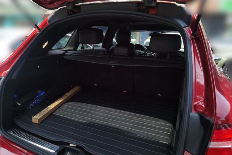 Used Mercedes-Benz GLC 2019 GLC 260 L 4MATIC Dynamic Model Trunk