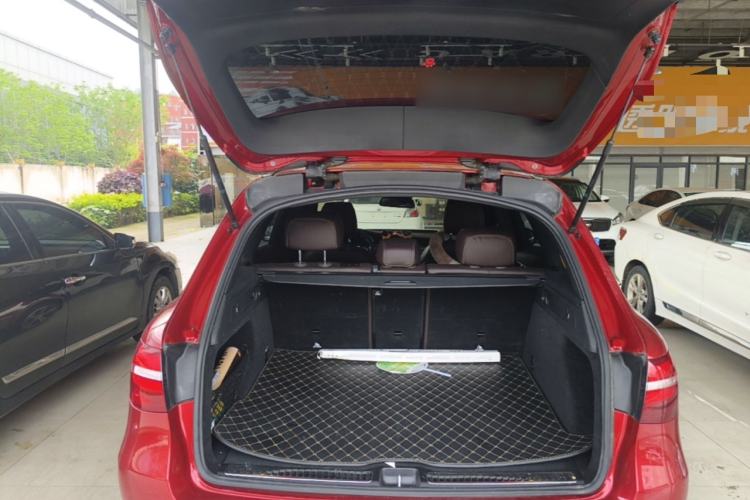 Used Mercedes-Benz GLC 2019 Facelift GLC 260 L 4MATIC Luxury Model Trunk