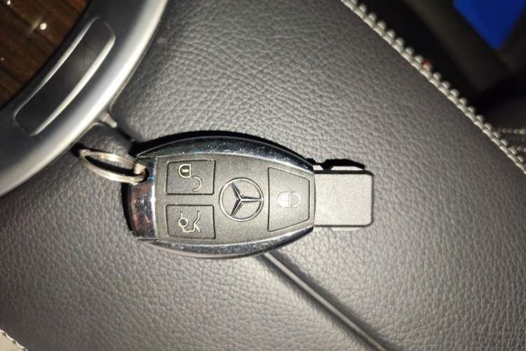 Used Mercedes-Benz GLC 2019 GLC 260 L 4MATIC Luxury Model Vehicle Key