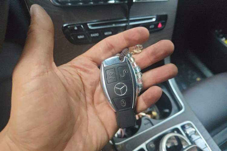 Used Mercedes-Benz GLC 2019 GLC 300 L 4MATIC Dynamic Model Vehicle Key