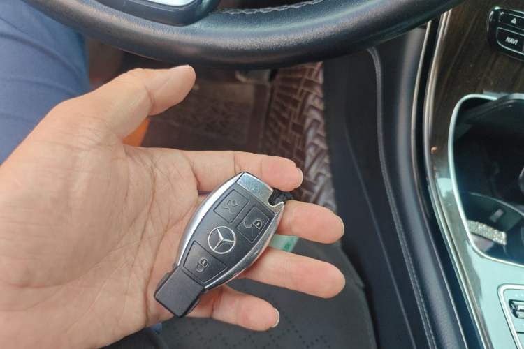 Used Mercedes-Benz GLC 2019 GLC 260 L 4MATIC Luxury Model Vehicle Key